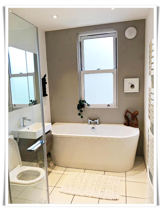 Spacious And Modern 2 Bedroom Flat Near The City Centre Edynburg Zewnętrze zdjęcie